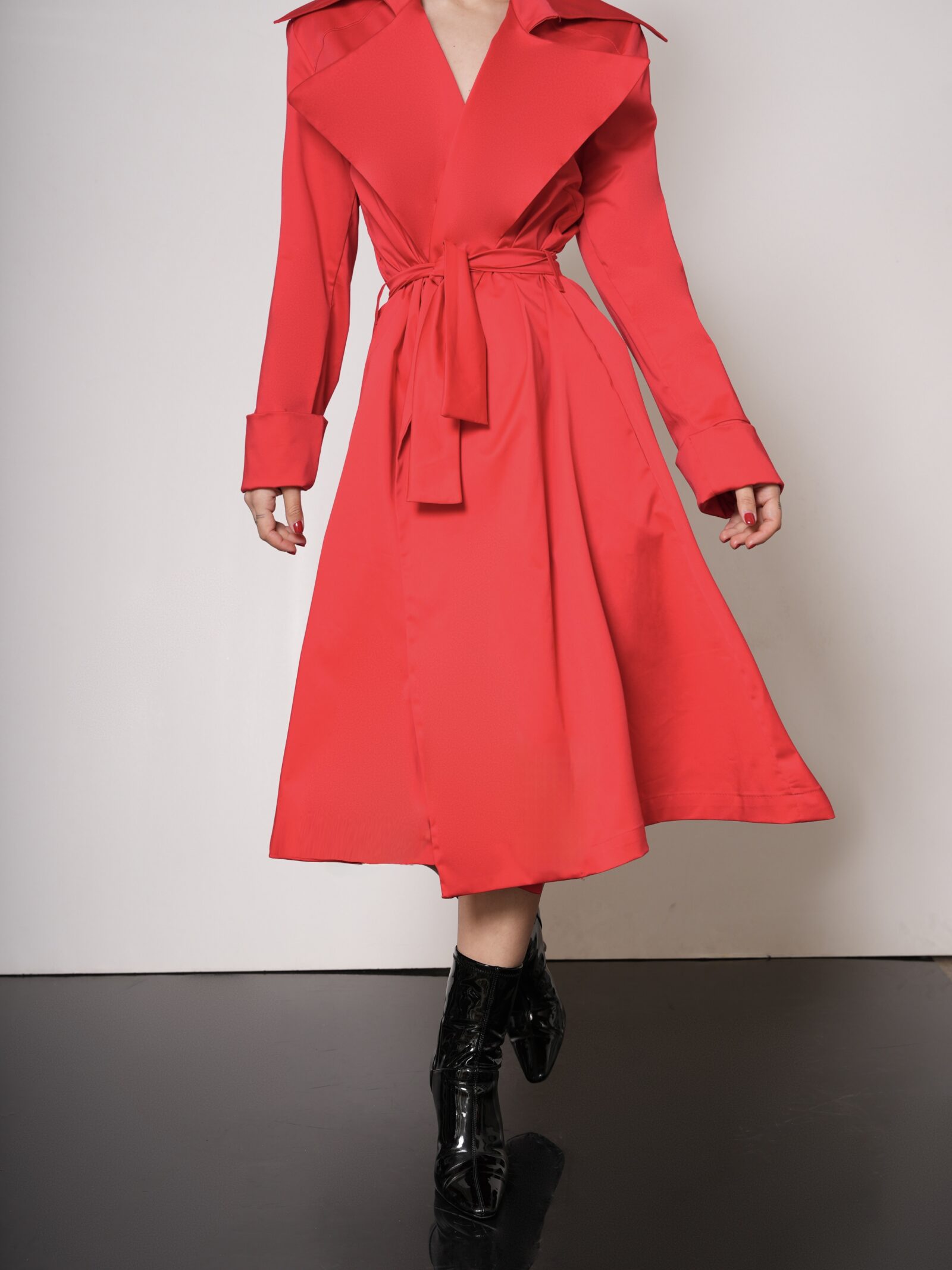 LIGHT CARDIGAN BY QUEEN OF HARNS