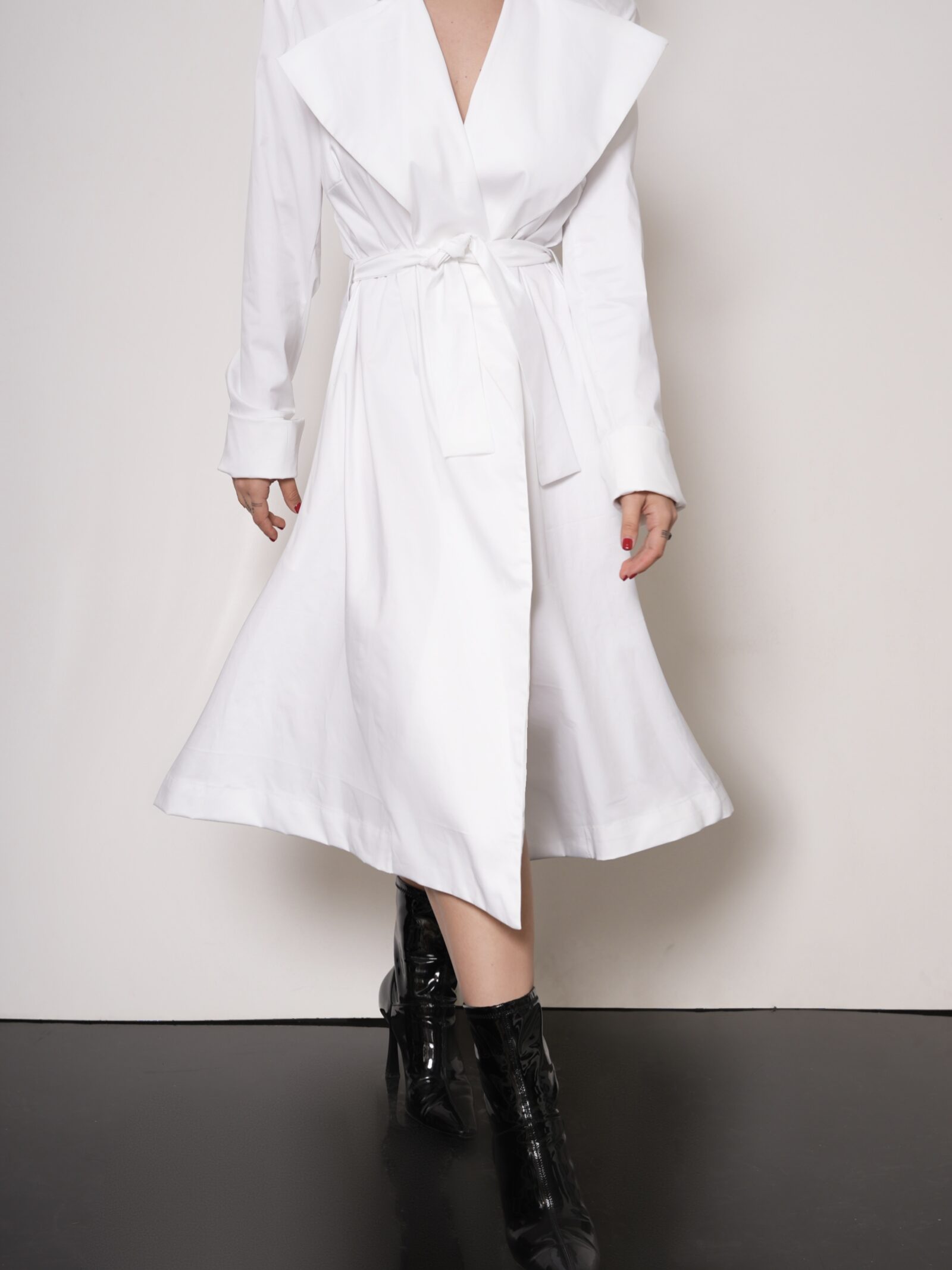 LIGHT CARDIGAN BY QUEEN OF HARNS