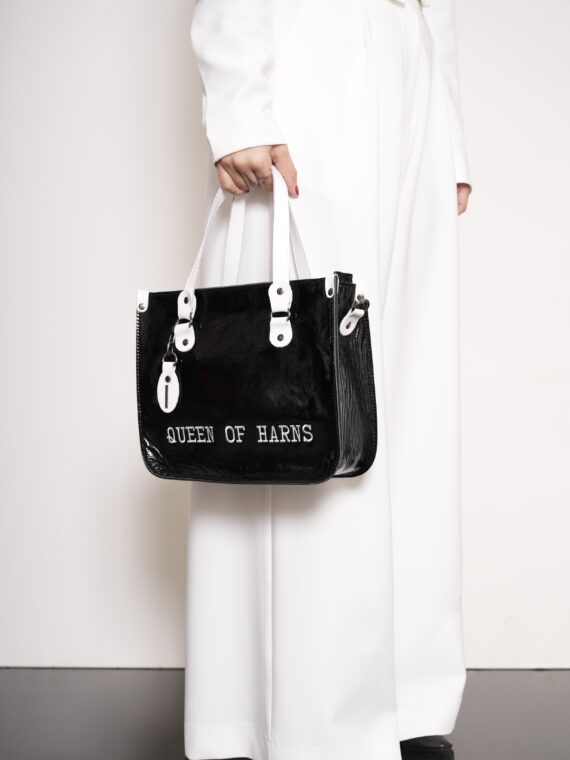 SQUARE BAG MEDUIM BY QUEEN OF HARNS