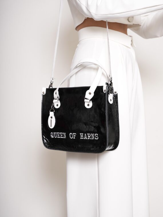 SQUARE BAG MEDUIM BY QUEEN OF HARNS