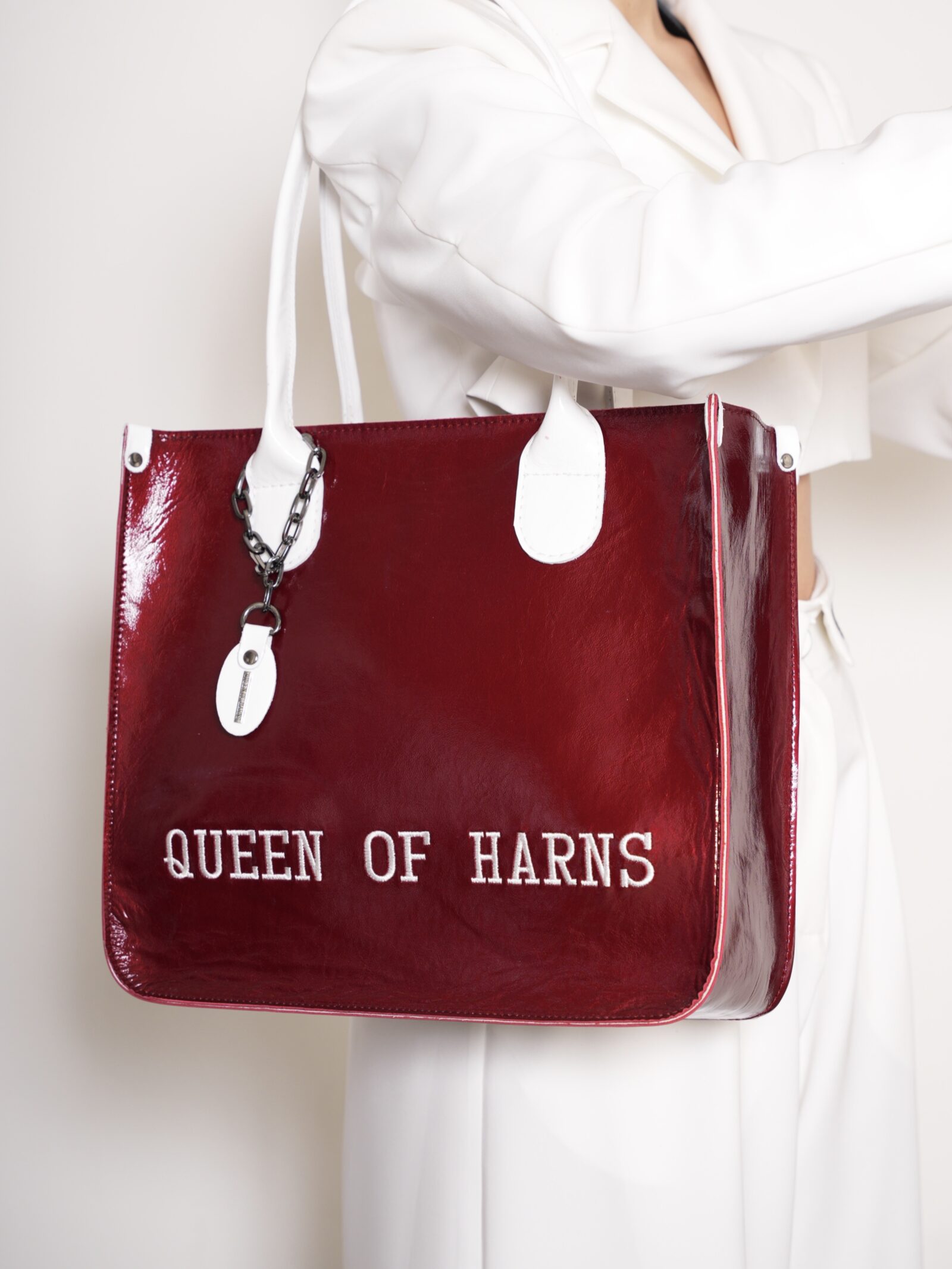 SQUARE BAG BIG BY QUEEN OF HARNS