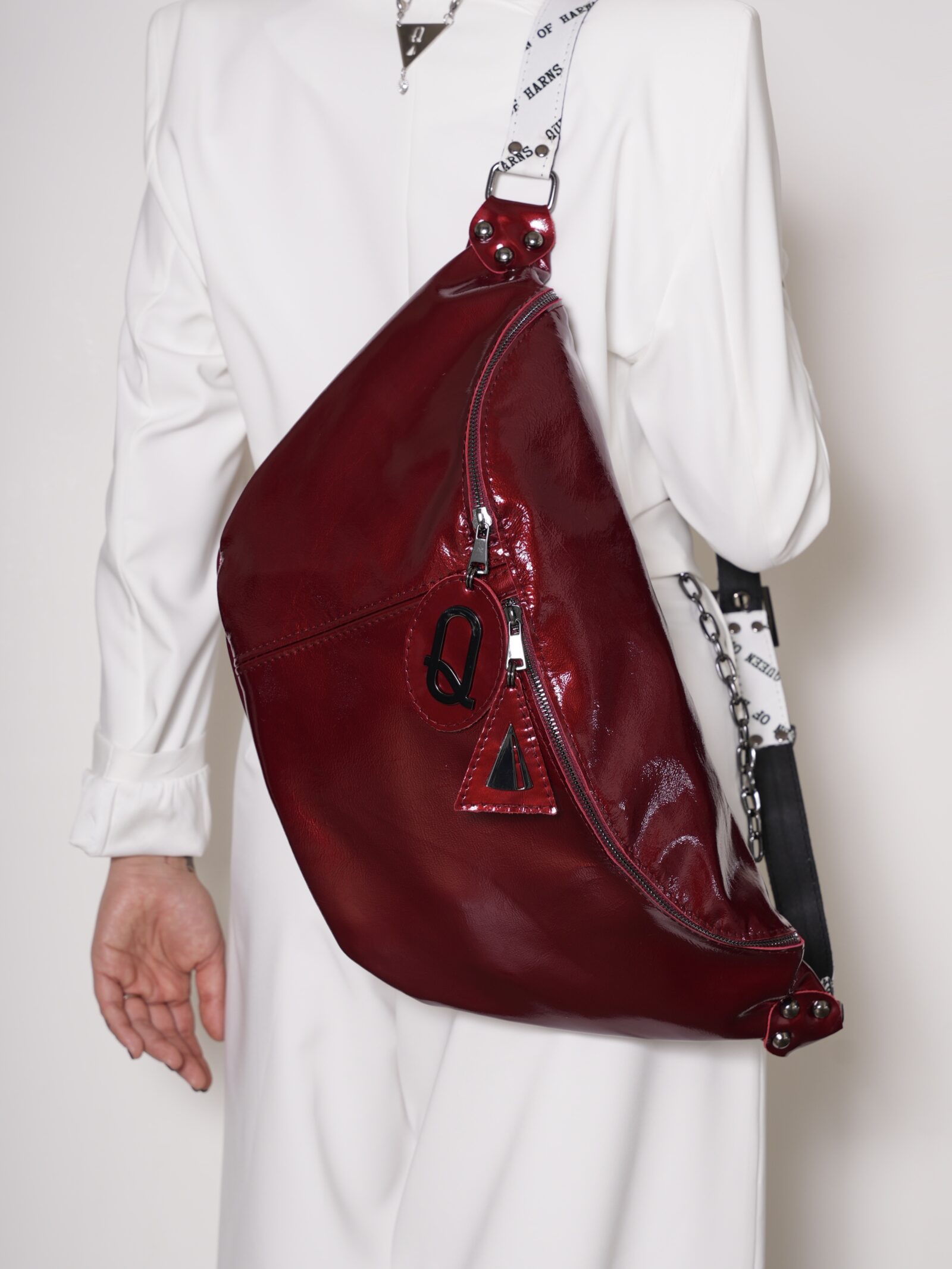 BANANA BAG BY QUEEN OF HARNS