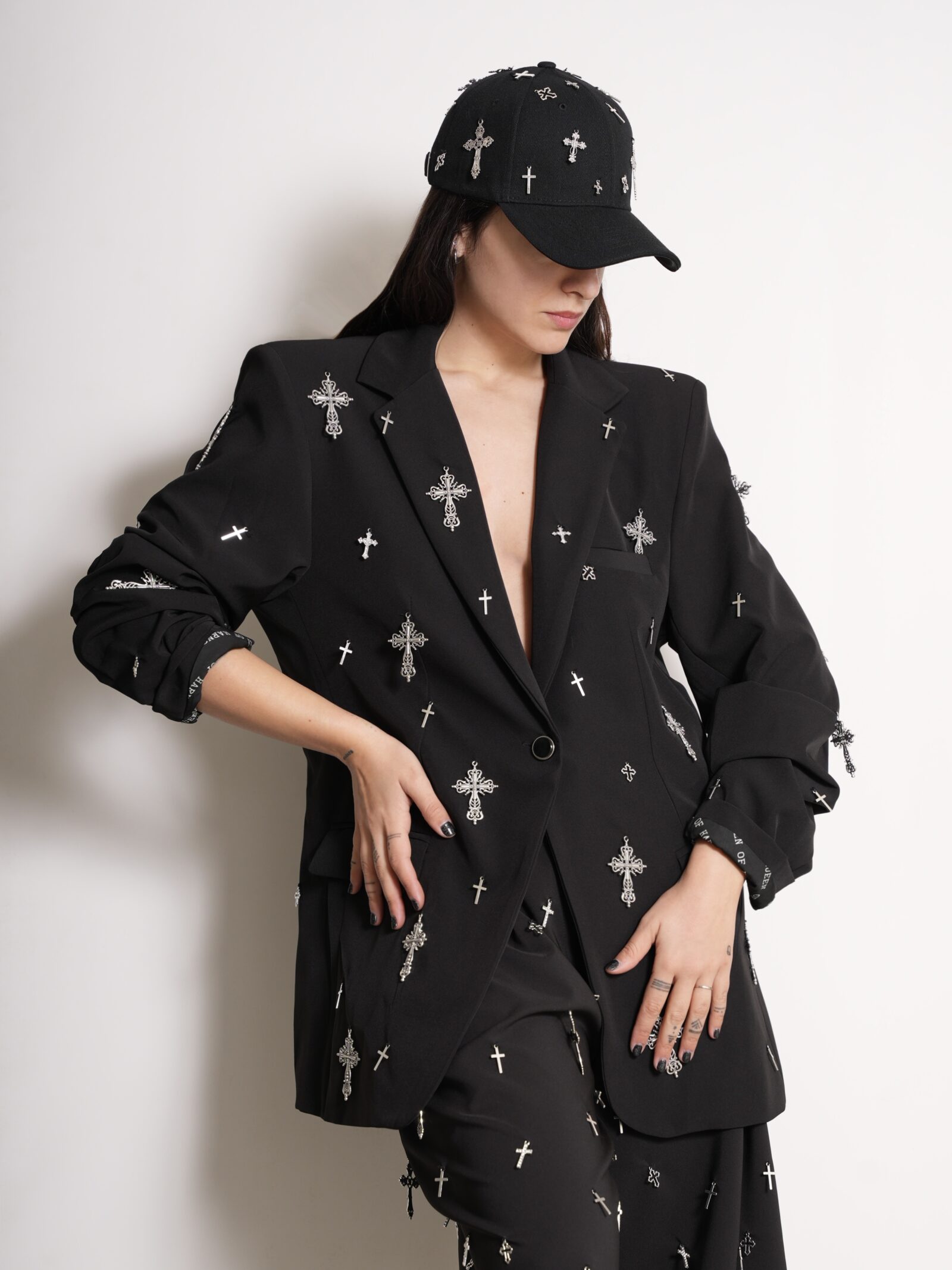 CROSS BLAZER BY QUEEN OF HARNS