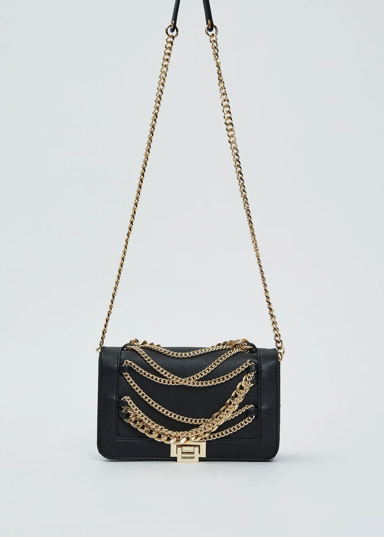 Μαύρη τσάντα χιαστί με καπάκι BY DENNY ROSE