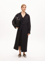 παλτό από τεχνικό ύφασμα με ζώνη BLUE NAVY BY LOLA CASADEMUNT