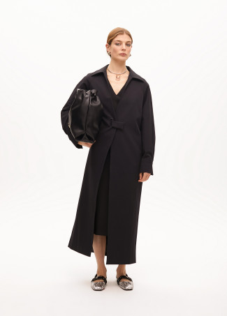 παλτό από τεχνικό ύφασμα με ζώνη BLUE NAVY BY LOLA CASADEMUNT