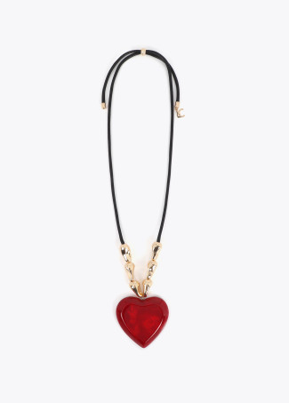 long-necklace-with-heart-pendant