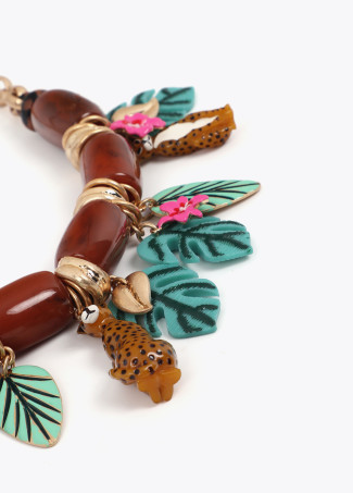 short-chain-necklace-with-tropical-charms (2)