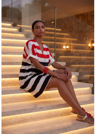 Κοντό τρίχρωμο ριγέ φόρεμα BY LOLA CASADEMUNT