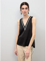 τοπ με V λαιμόκοψη BY LOLA CASADEMUNT