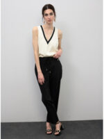 τοπ με V λαιμόκοψη BY LOLA CASSADEMUNT