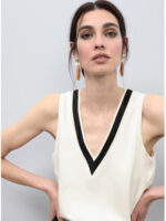 τοπ με V λαιμόκοψη BY LOLA CASSADEMUNT