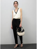 τοπ με V λαιμόκοψη BY LOLA CASSADEMUNT