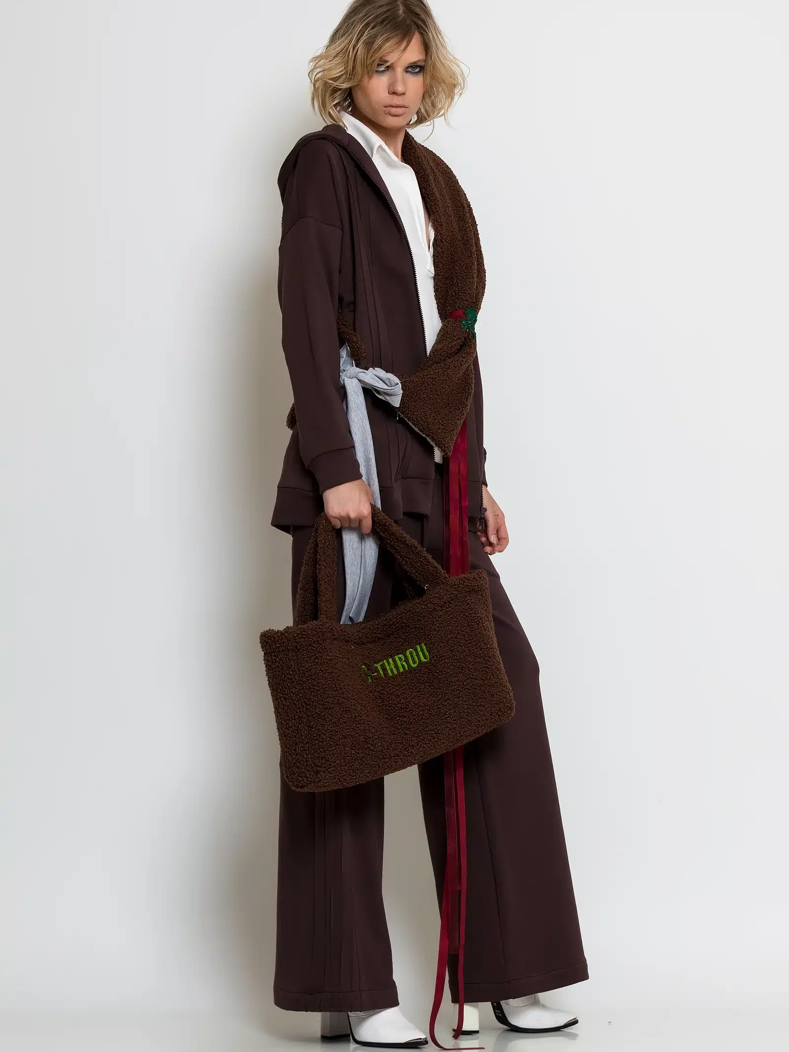 c-throu-2609048-brown-teddy-medium-tote-bag-2.jpg