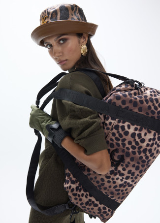 nylon-weekend-bag-with-animal-print (1)